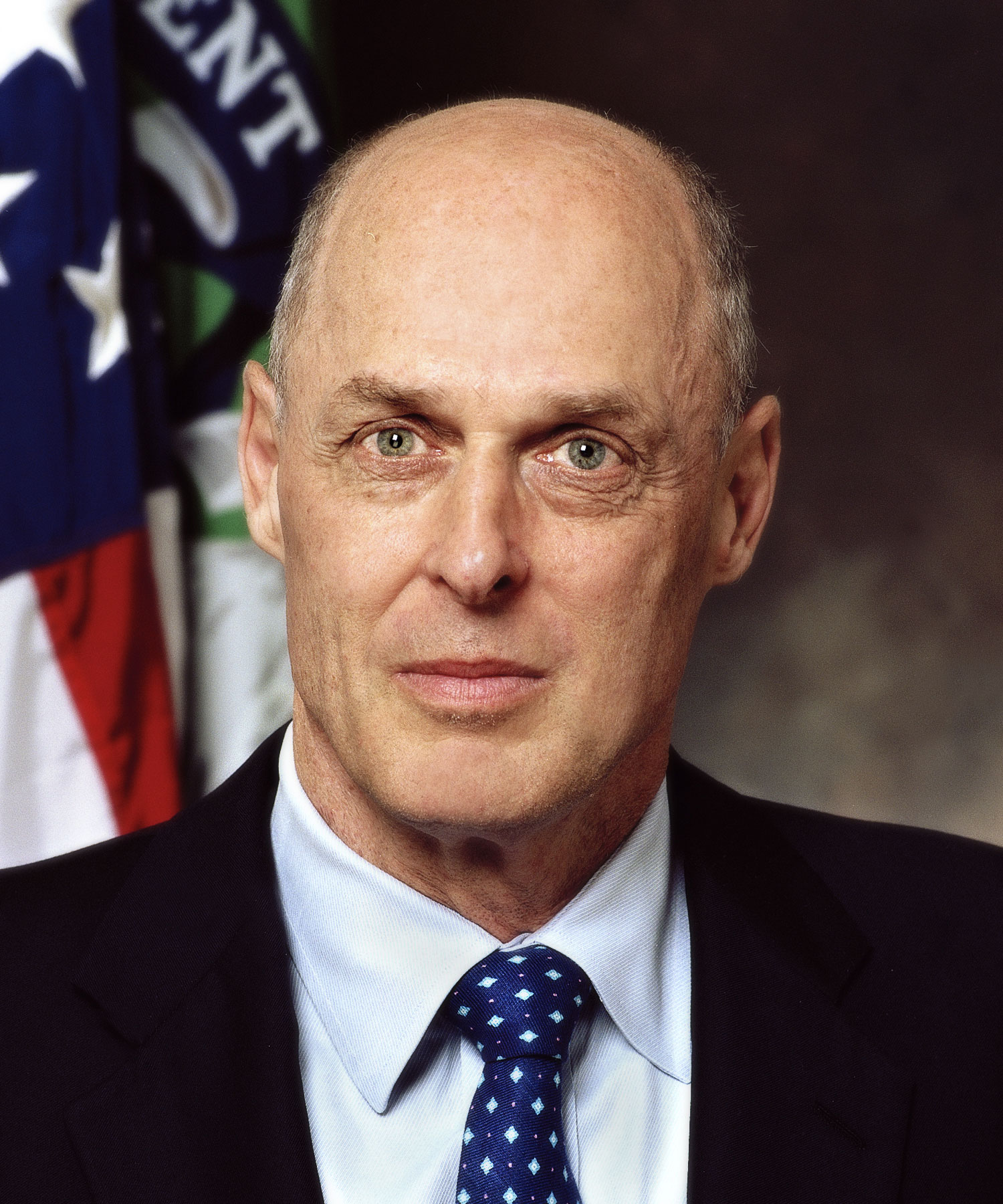Henry Hank Paulson รัฐมนตรีคลังสหรัฐฯ ผู้ตัดสินใจเรื่องการอุ้มหรือปล่อยธนาคารล้มช่วงวิกฤต 2008 ตัวละครหลักใน Too Big to Fail